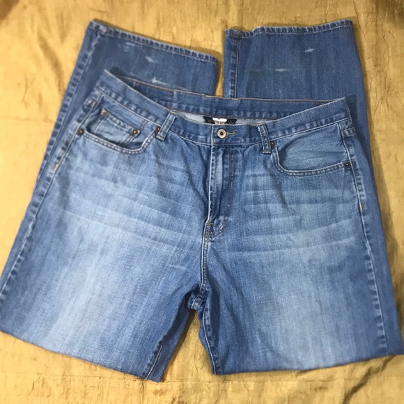 Lucky Brand by Gene Montesano Straight Leg Jeans - Picture 4 of 8